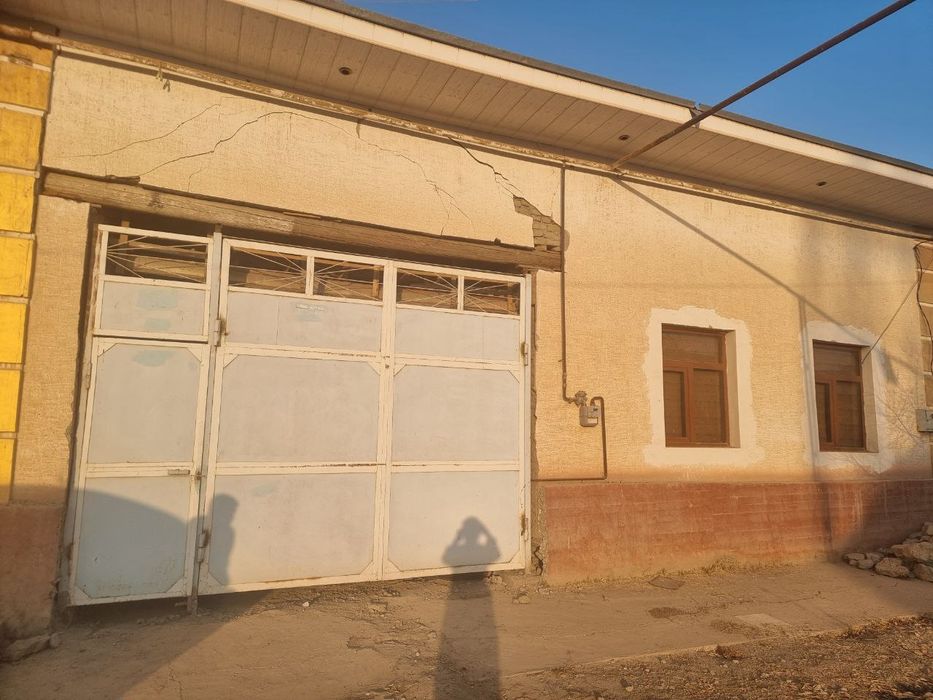 Navoy  Narpay 3 bo'lim hovli sotiladi