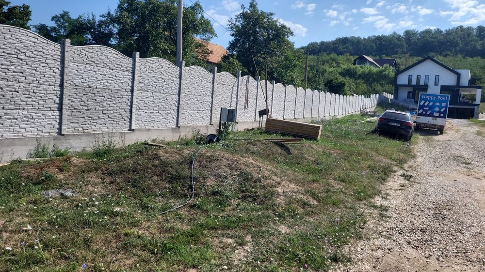 Gard din placi de beton prefabricate