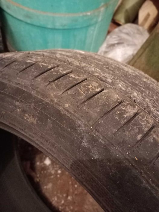 Летни Гуми 235/45/19 Continental