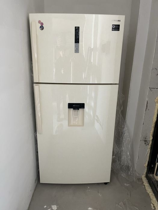 Большой холодильник samsung RT5982ATBEF