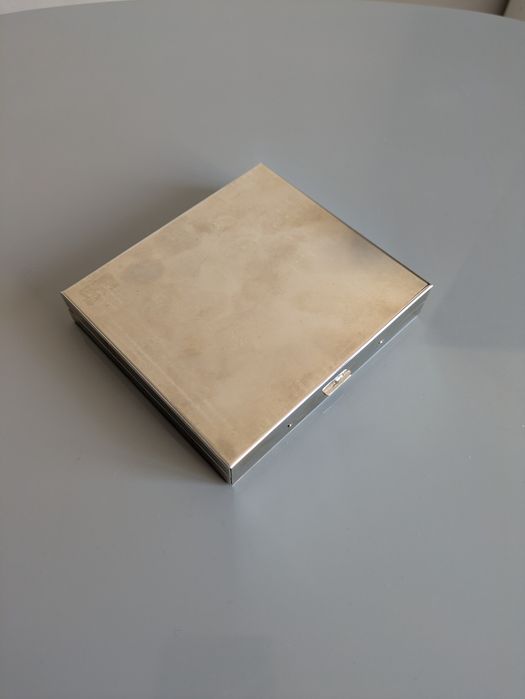 Мъжки сет за пътуване с гребен и нокторезачка