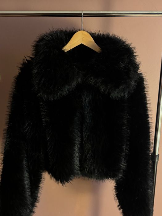 Дамско черно пухено яке