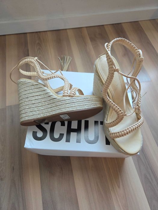 Сандали SCHUTZ-чисто нови