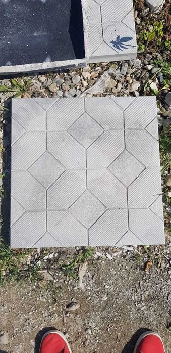 pavaj diferite forme pret pe metru patrat