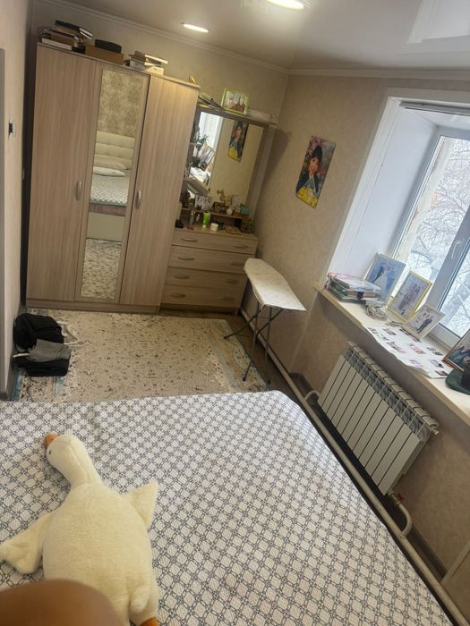 Продам 2 комнатный квартиру