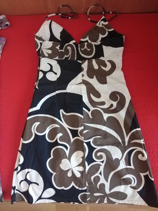 Рокли различни материи и цветове размери М и S