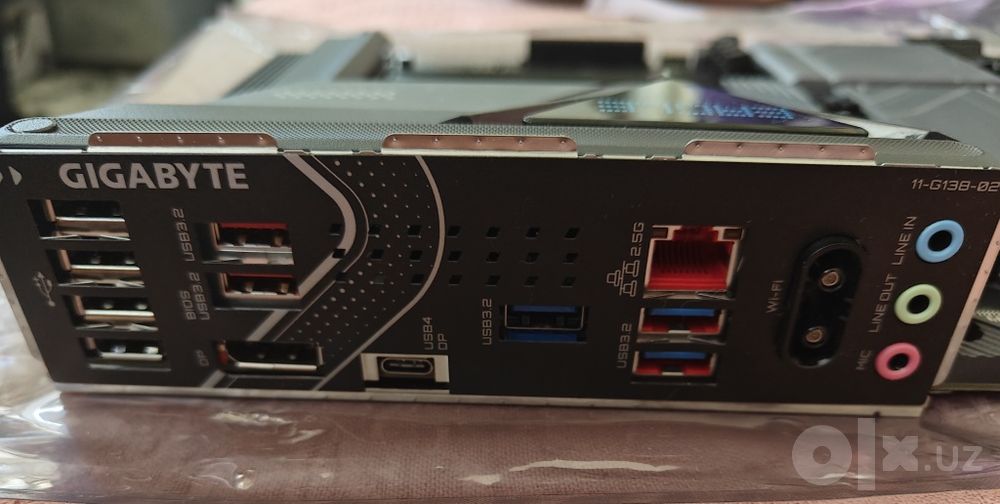 Intel Core Ultra 7 270K Plus + Gigabyte Z890 Eagle Wifi
