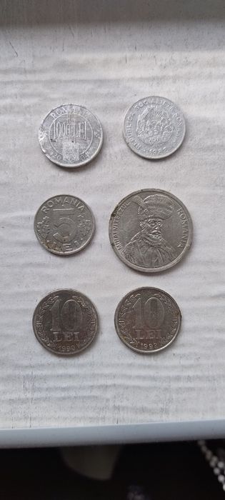 6 monezi vechi in stare buna