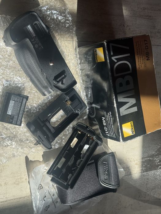 Nikon MB-D17 Grip ( si baterie inclusa)