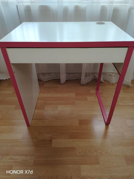 Vând birou.. Scaun de birou reglabil și oglindă