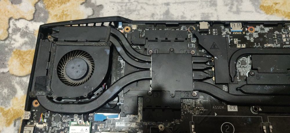 defect/piese laptop gigabyte i7 8th gen +gtx video