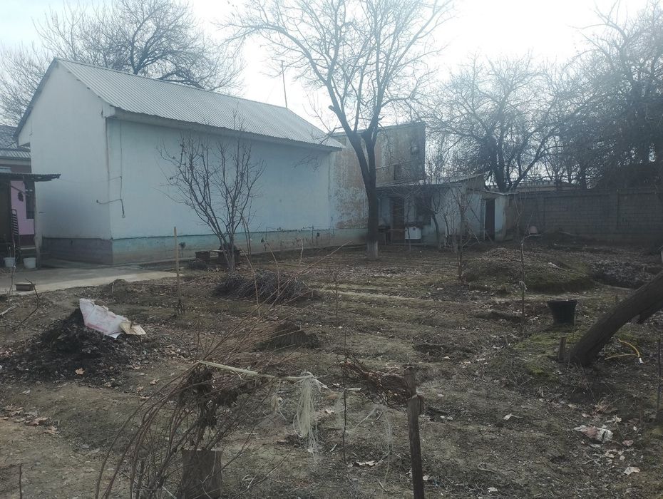 9.25 sotik 7 xonali uy sotiladi