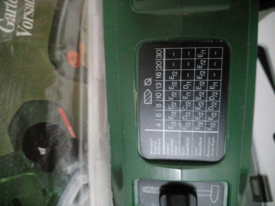 электродрель BOSCH