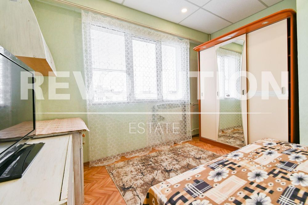 Двустаен апартамент в ж.к. Люлин 6.