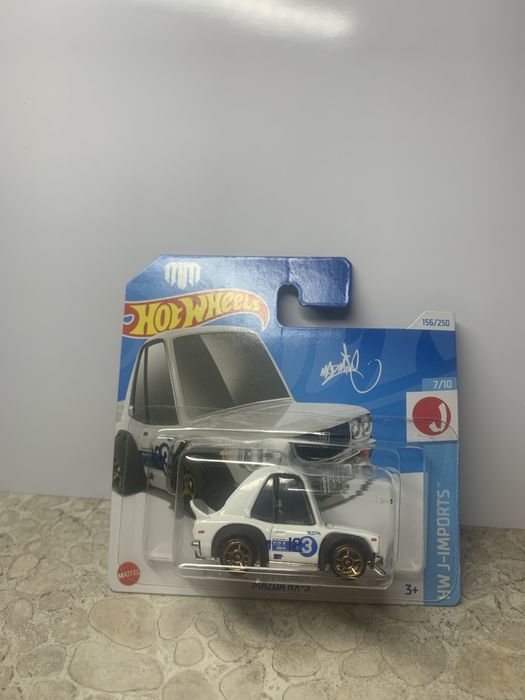 Машинки колекционные Hot Wheels