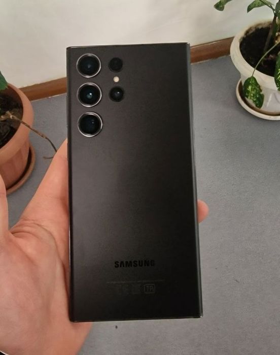 Самсунг s23 ултрь 12.512