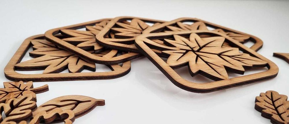 Дървени подложки за чаши с флорален мотив