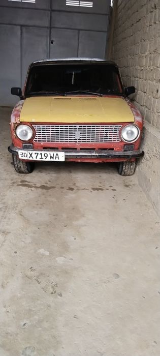 Vaz 2102 sotiladi