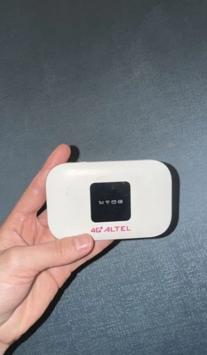 Карманный 4G+ Wi-Fi роутер Altel 
Компакт