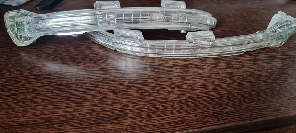 Semnalizare led oglinda  Vw Golf 7 originala stânga, dreaptă  an 2017