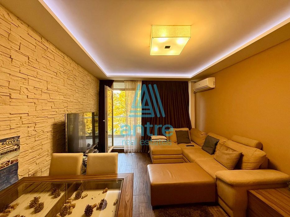 Продава се Двустаен апартамент в София, Витоша - 70 кв.м за 3285 €/кв.м - Снимка #1