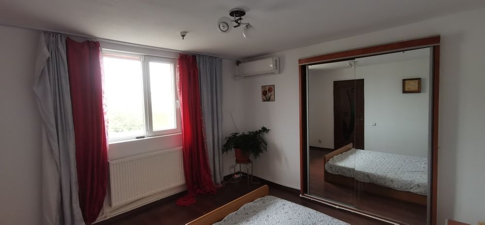Apartament doua camere curte plus terasa - de închiriat