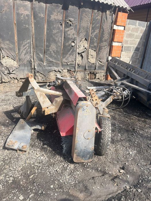 Щётка и снегоотвал для трактора