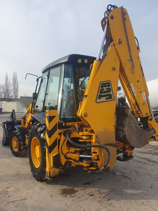 Vând buldoexcavator JKN.3CX