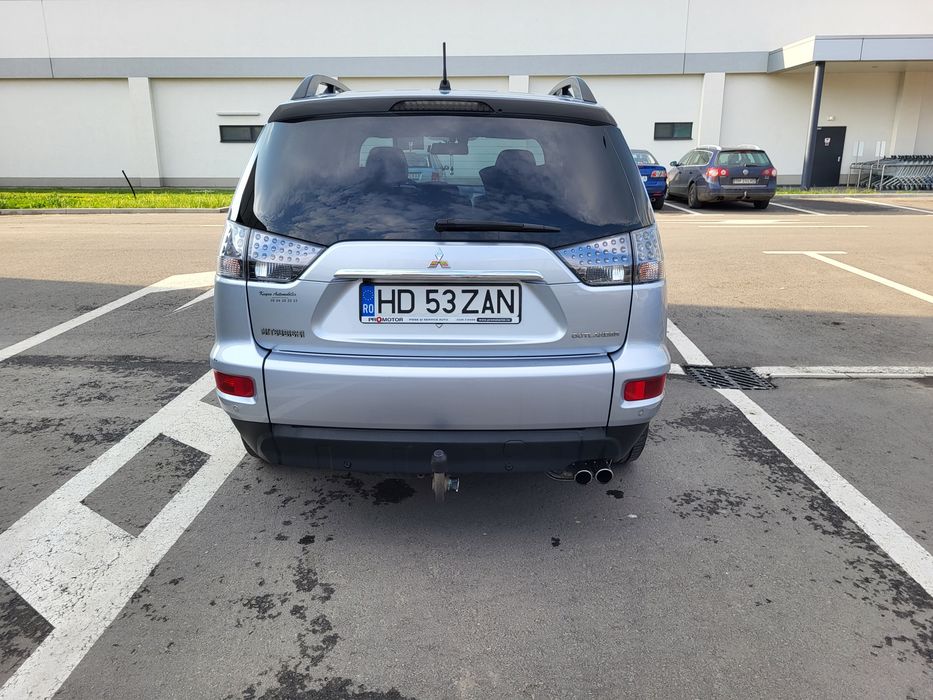 Mitsubishi Outlander 2.2 DI-D 177 CP | 4x4 | 7 Locuri | Manual | Xenon