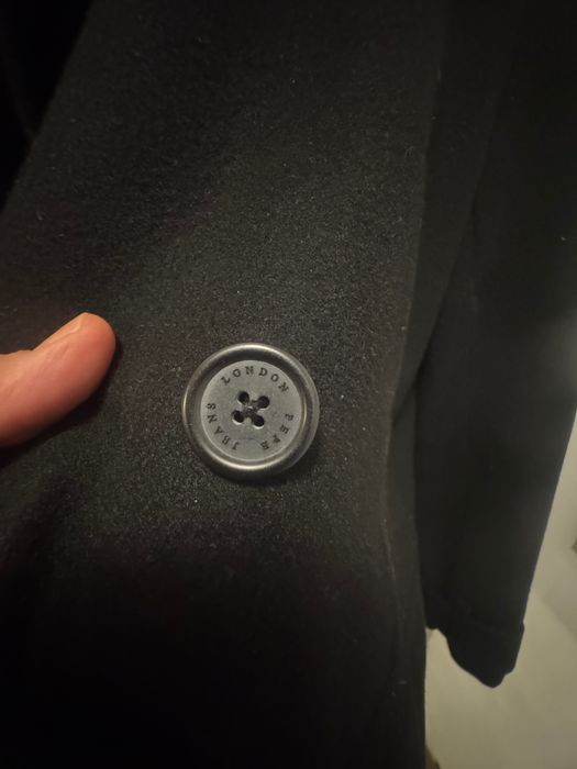 Продавам елегантно мъжко палто Pepe Jeans