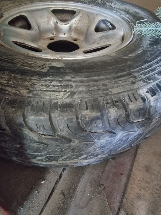 Продам запаску крузак 100