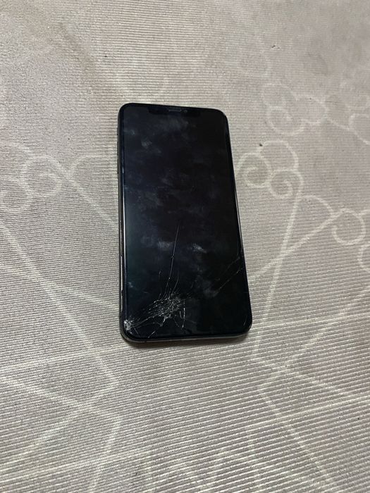 Продам Айфон XS MAX