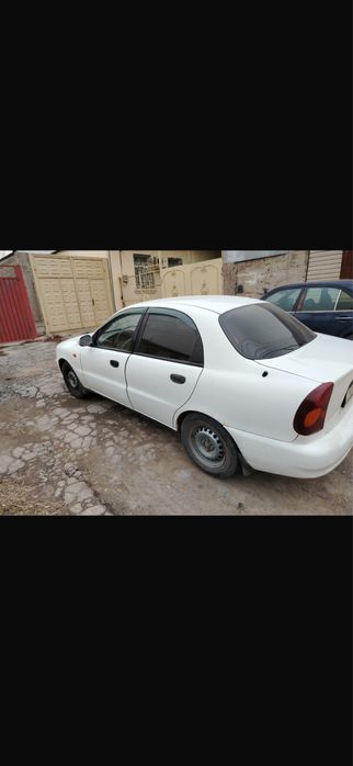 Машина лонас шевролет