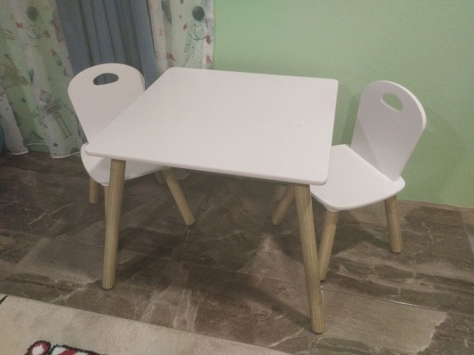Детска масичка със столчета