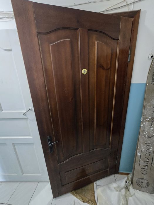 Наружный двер 120 см