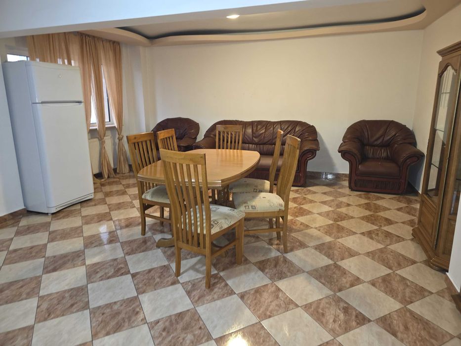 Apartament 3 camere moern si spatios in Gvana 3, stradal. piata