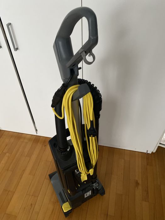 Aspirator vertical Kaercher CV30/1