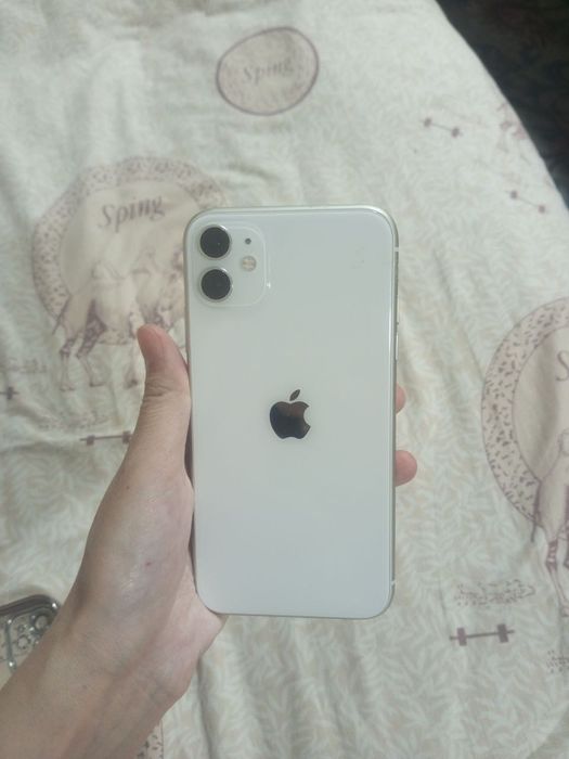 Iphon 11 olinganiga bir oy boldi emkost 100