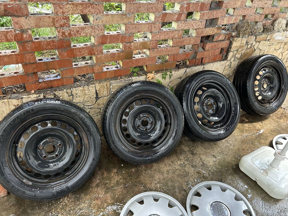 Метални джанти с гуми