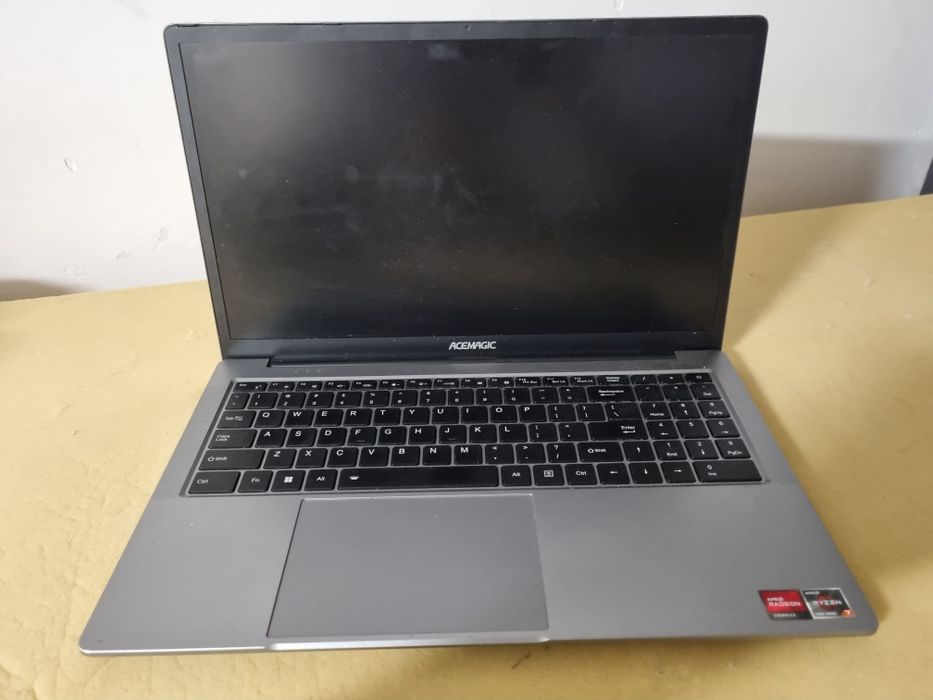 Laptop AceMagic AX16 Pro