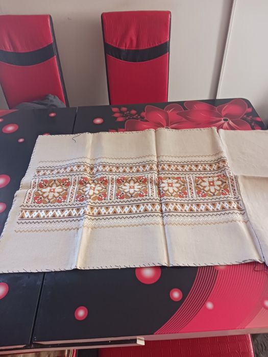 Ръчно изработени карета и възглавници за колекционери