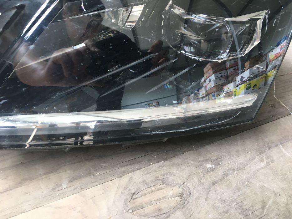 Ляв фар за Skoda Octavia Xennon. 2017-