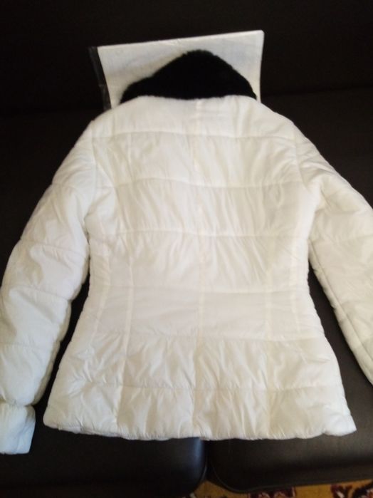 Geacă scurtă de fâș damă.