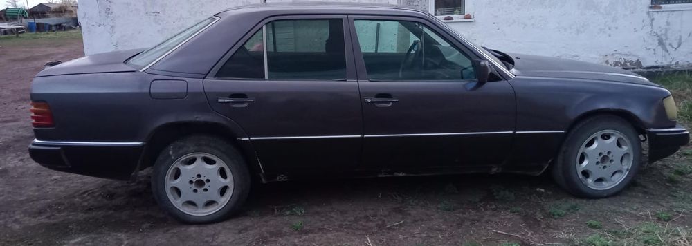 Мерседес Бенс  Е 124