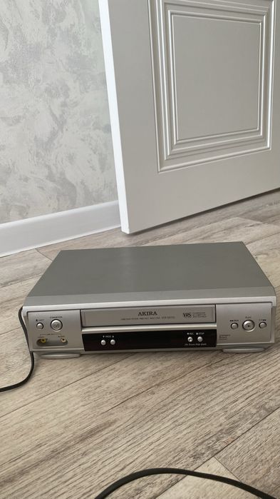 Продам VHS видеоплеер Akira VCR-S207(S).