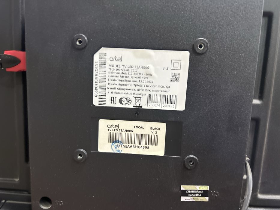 Sotiladi Artel 32 Televizor
