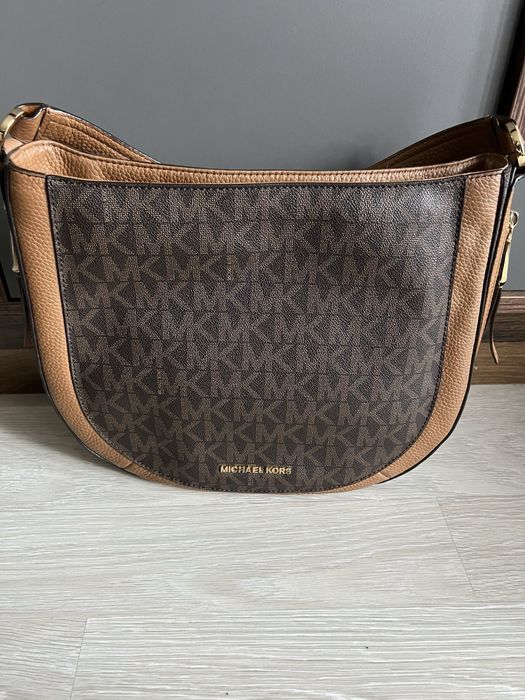 Дамска кожена чанта Michael kors