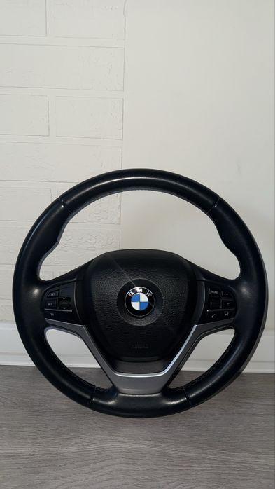 Продам руль BMW X5 F15