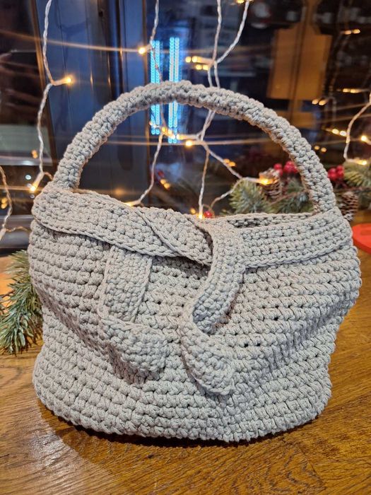 Плетени дамски чанти на една кука