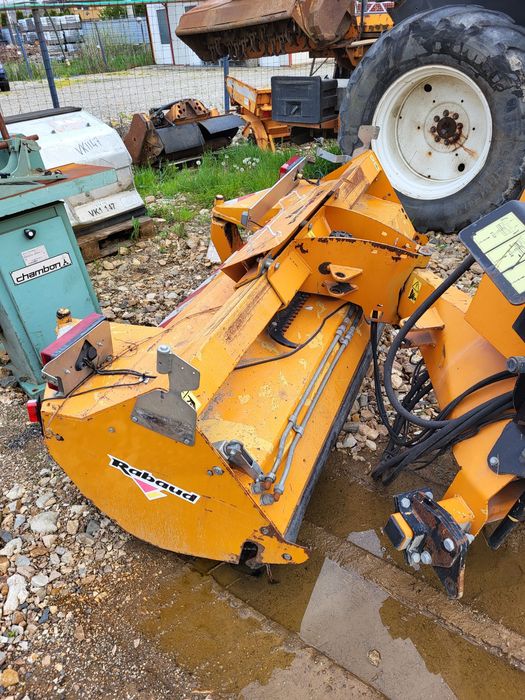 Perie de asfalt / măturător stradal